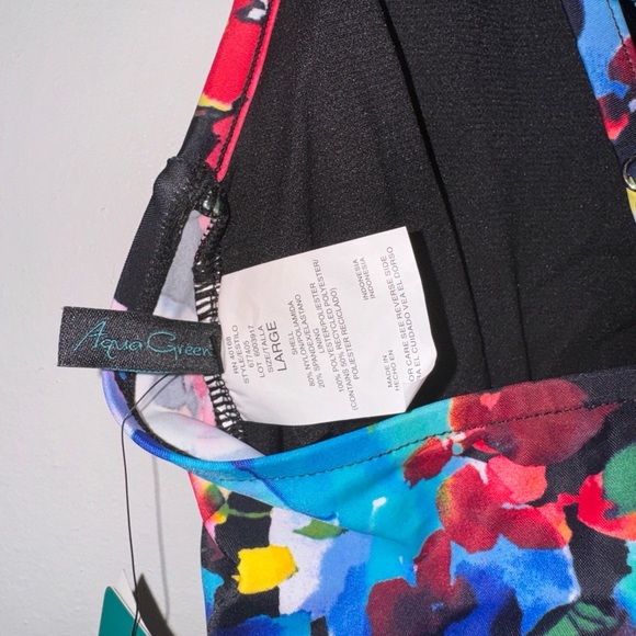 Target One Piece Swimsuit large - Picture 5 of 5